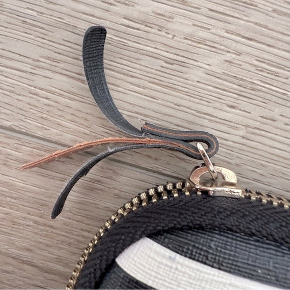 Kate Spade Black and White Striped Laptop Sleeve - Picture 4 of 7